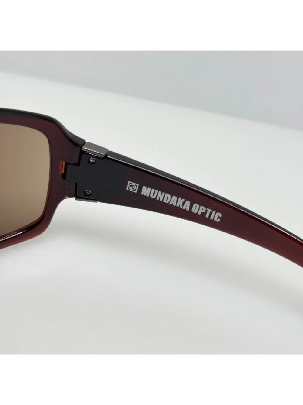 Mundaka Optic Sunglasses Grab